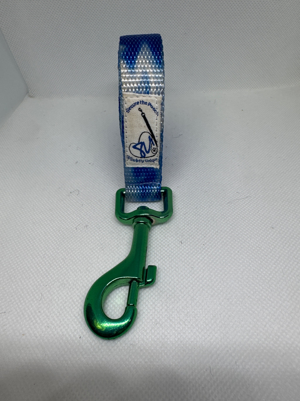 Secure the Pooch Blu Porcelain GRN MTL Patented Nekleash One of Kind Dual Use Convertible Key Lanyard Dog Leash