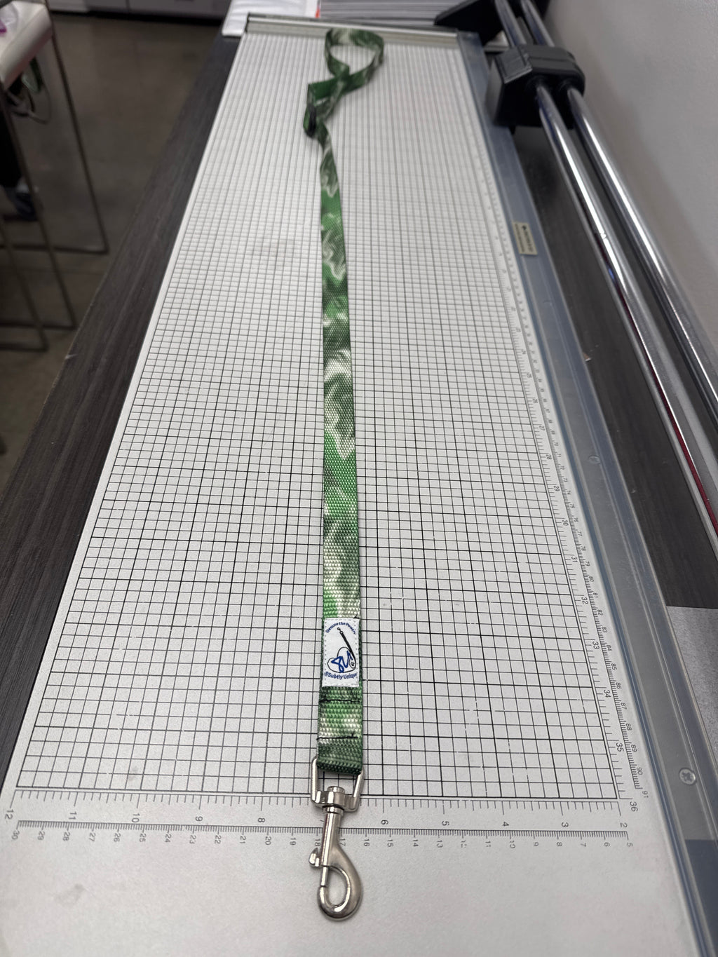 Emerald Secure the Pooch Nekleash by Subtly Unique SVR mini hook