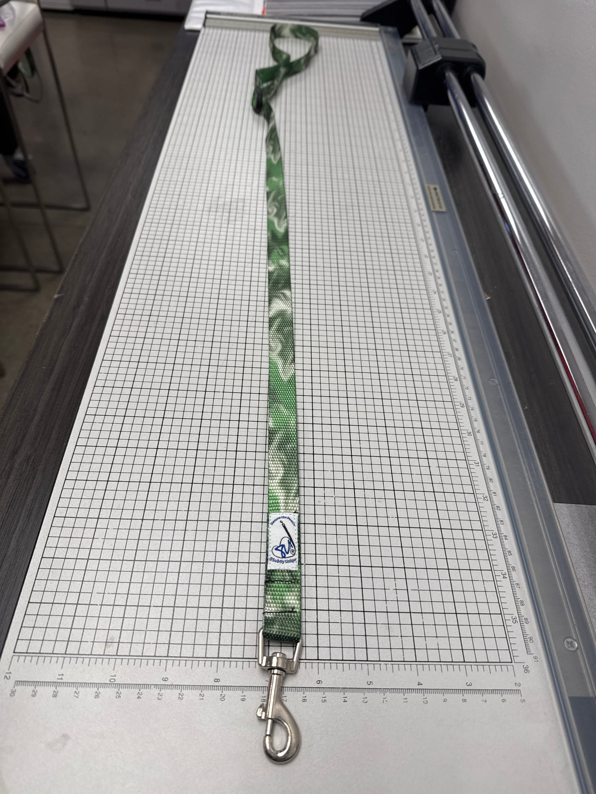 Emerald Secure the Pooch Nekleash by Subtly Unique SVR mini hook