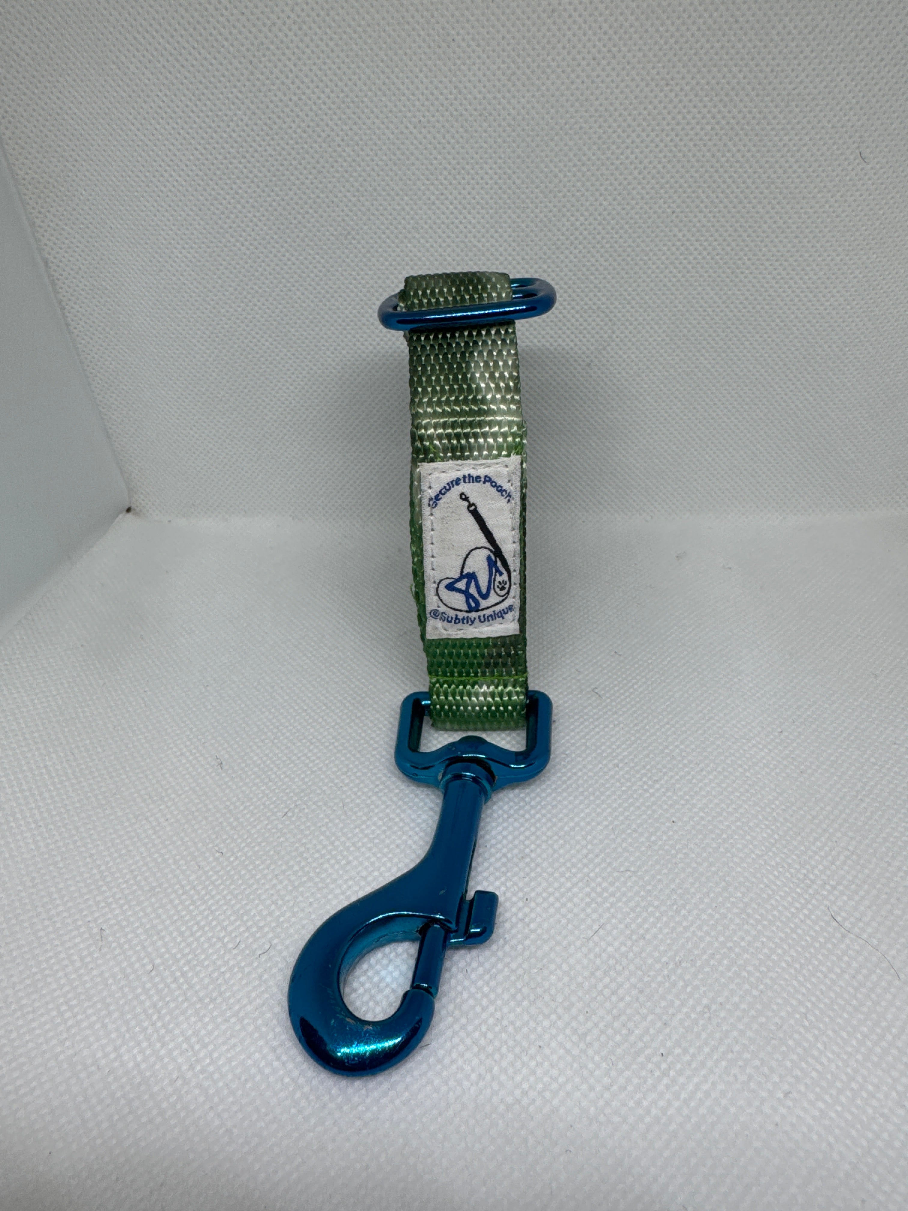 Emerald Green Blu Metal Dual Use  Secure the Pooch Patented NekLeash Converts from Key Lanyard to Dog Leash in Seconds !!!!