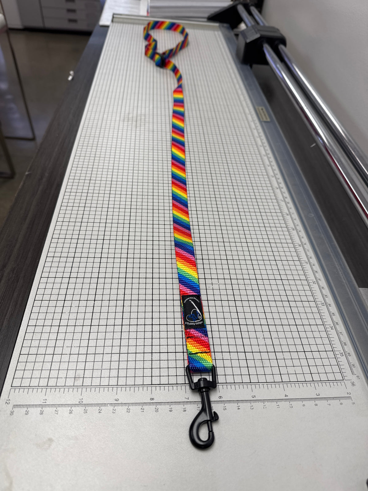 Candy cane mini hook Secure the Pooch Nekleash by Subtly Unique