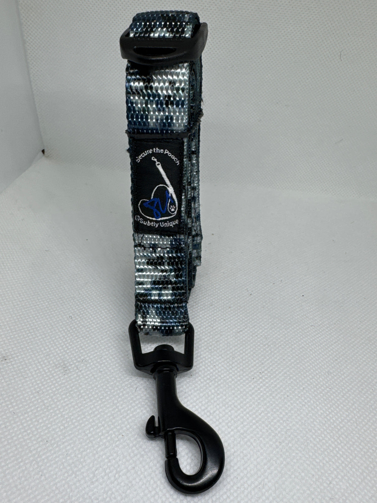 Urban Blu Camo Secure The Pooch Nekleash comvertible key lanyard dog leash mini hook