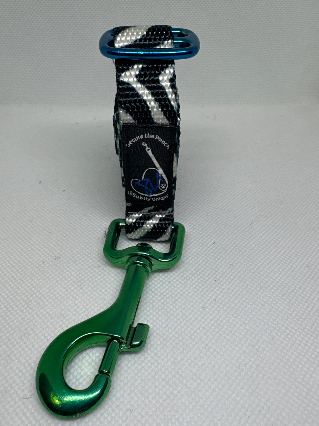 Secure the Pooch B+W Zebra Blu GRN MTL Patented Nekleash One of Kind Dual Use Convertible Key Lanyard Dog Leash ❤️🐶